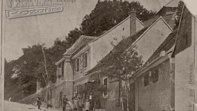 Obchod J. Bezloje v ulici Úvoz (1915).jpg